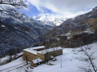La Trappa e la Valle Elvo, salendo al Tracciolino.