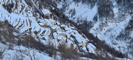 Piaggia osservata dal Passo della Porta