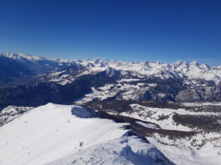 Vista sulla ampia cresta