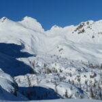 Il Pizzo di Petto al centro visto dalla strada verso il Ferentino