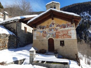 Foto d’obbligo, alla chiesetta di Charvaz