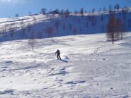 Discesa nel vallone di Gilba su neve ventata, non facile