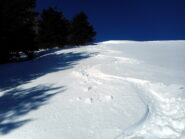 dalla cima si vede subito che la neve migliore sarà ad est