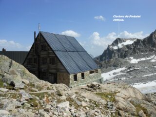 Arriviamo alla Cabane d'Orny.