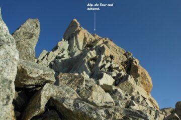 Sulle facili rocce che portano in vetta.