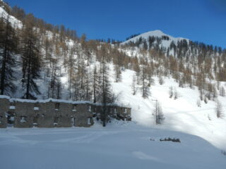 Pian la Selle; sullo sfondo la Croce di San Giuseppe
