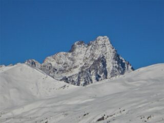 Dietro il passo Cervetto, il Re