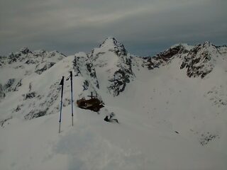 La piccola vetta con vista sul Becco Alto del Piz