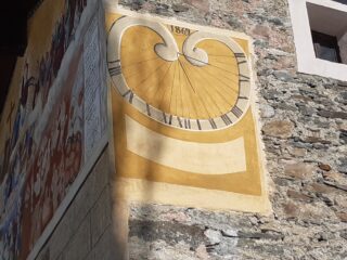 Segnale orario: ore 12:30