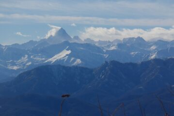Il Monviso con nuvole e vento
