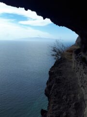 Sotto i piedi il vuoto