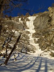 Alla base della cascata, sole!