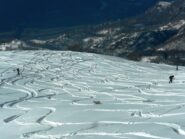 Pendio finale. Sciatori, ciaspolatori e 4wd. 