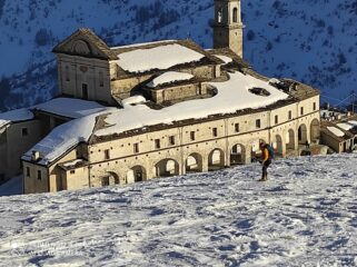 In discesa sul santuario