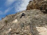 Tiri facili settore sinistro della falesia roccia molto lavorata.