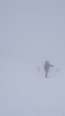 Salita lungo una pista non battuta