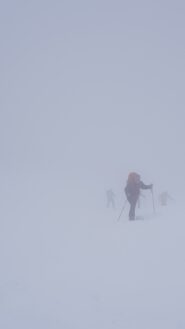 Salita lungo una pista non battuta