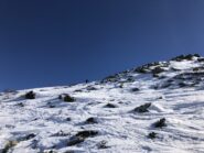 in salita sotto la cima