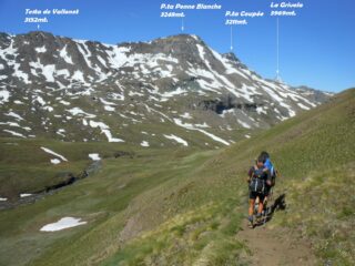 Lasciato il bivacco scendiamo il vallone del Grauson.
