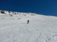 discesa su neve compatta e irregolare