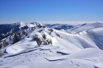 Veduta verso Sud dalla quota 2230 m a Nord della Cima Farenga
