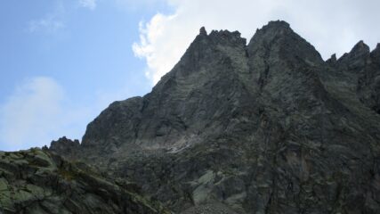 Il Gran Carro domina la bocchetta.