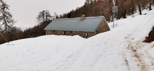 passando dalla Malga Binda, nella prima parte dell'itinerario di salita