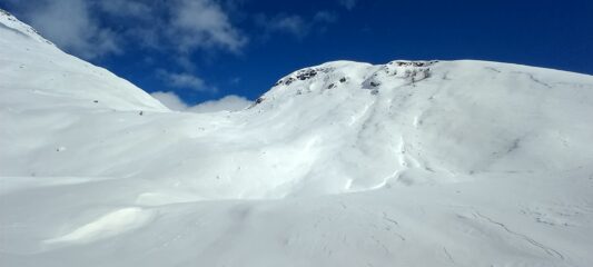 Vallone superiore da battere cercando le linee di minima pendenza..