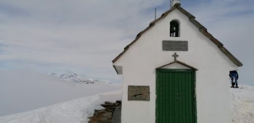 appare brevemente il Monte Rosa