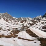 neve scarsa verso il colle di bellino