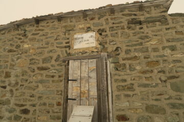 di solito non si passa dal ricovero ma in attesa di capire se andare oltre abbiamo fatto una sosta qui