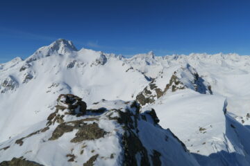 panorama dalla cima, sulla sinistra il Fallere