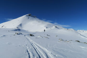 attenzione alle pietre nascoste nella neve fresca