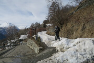 difficile che duri ancora molto ma per oggi siamo arrivati fino in fondo sci ai piedi