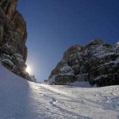 Sotto il passo

