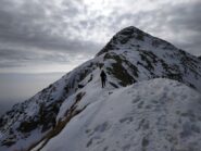 In cresta verso la cima.