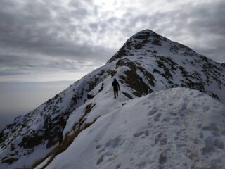 In cresta verso la cima.