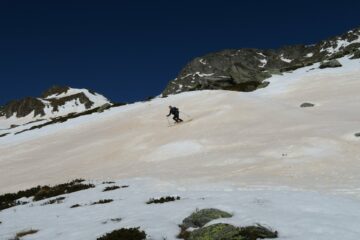 neve rossa ma ben sciabile, come neve mi ricorda il Fourchon a inizio giugno