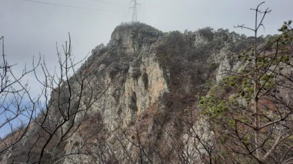 la vetta con traliccio