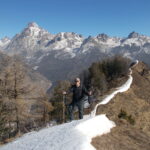 L'arrivo per dorsale dal Passet alla quota 2278m..sullo sfondo il Monviso..