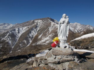 quota 2278m con madonnina bambin Gesu' e dietro il Pietralunga..