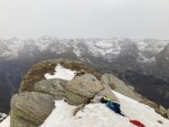 La cima con un po’ di nuvole 