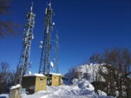 La rocca Berra con le sue numerose antenne