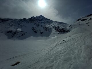 Bocchetta sullo sfondo, lago e Paretina Nord della Antecima del Mucrone
