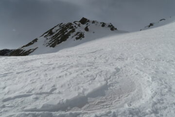 breve tratto di neve polverosa