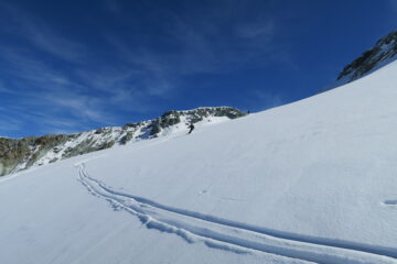 4 dita di farinella su fondo duro
