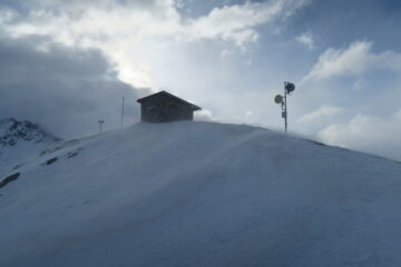 arrivo al bivacco con vento molte forte