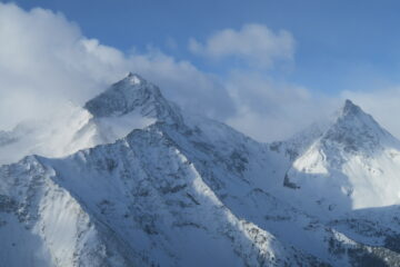Grivola e Gran Nomenon al sole
