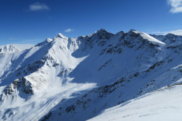 la punta della Valletta con Emilius e Becca di Nona alla sua sinistra
