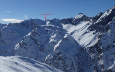 Il vallone sospeso con l'itinerario di discesa, visto dal Pelato.